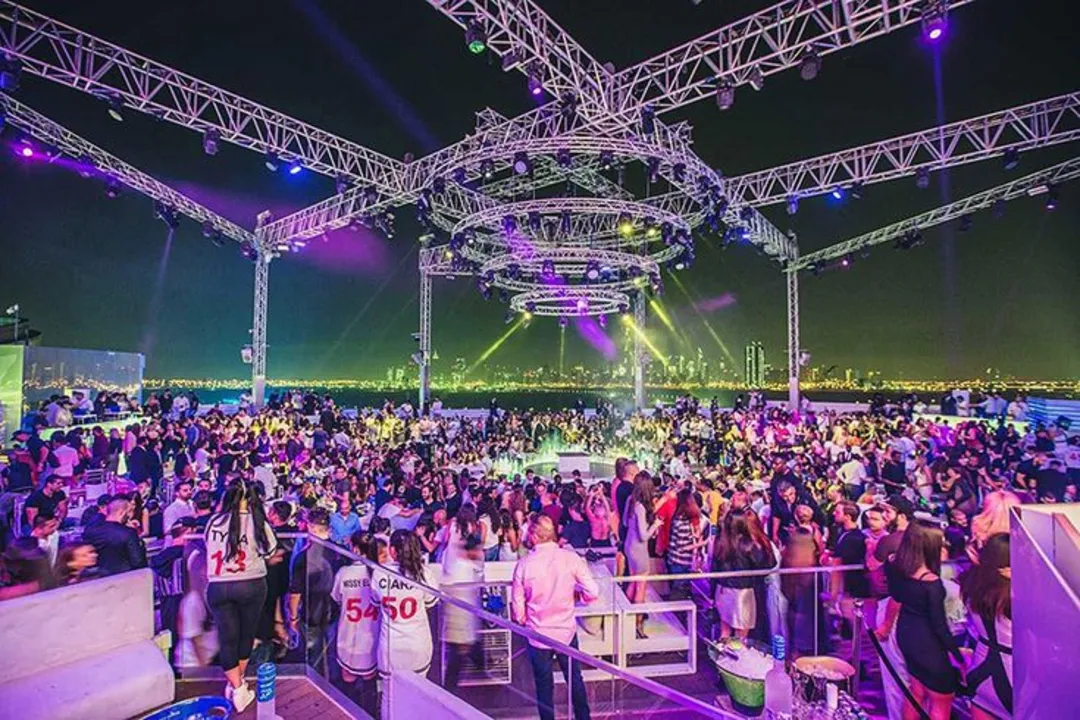 Party Like a Local: Insider Tips for the Best Nightlife in Abu Dhabi
