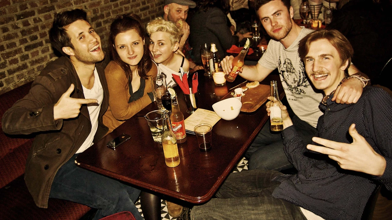 The Ultimate Bar Crawl: Exploring London's Nightlife One Drink at a Time